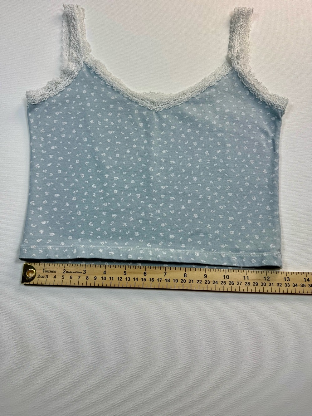 Brandy Melville Lace Trim Floral Crop Tank Top Cami Blue and White One Size - Picture 6 of 6